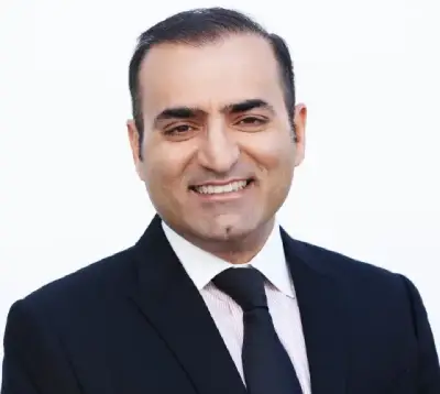 創辦人暨院長 Dr. Ashim Kumar